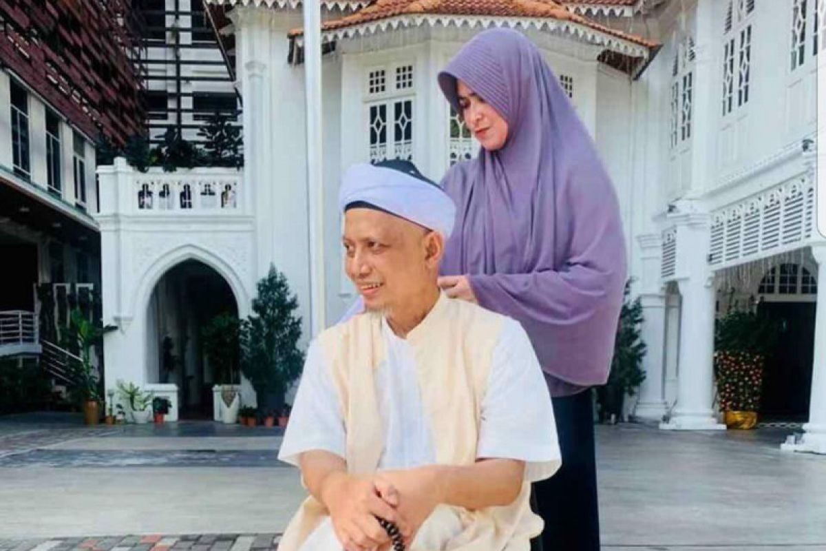 Ustadz Arifin Ilham kembali ke indonesia