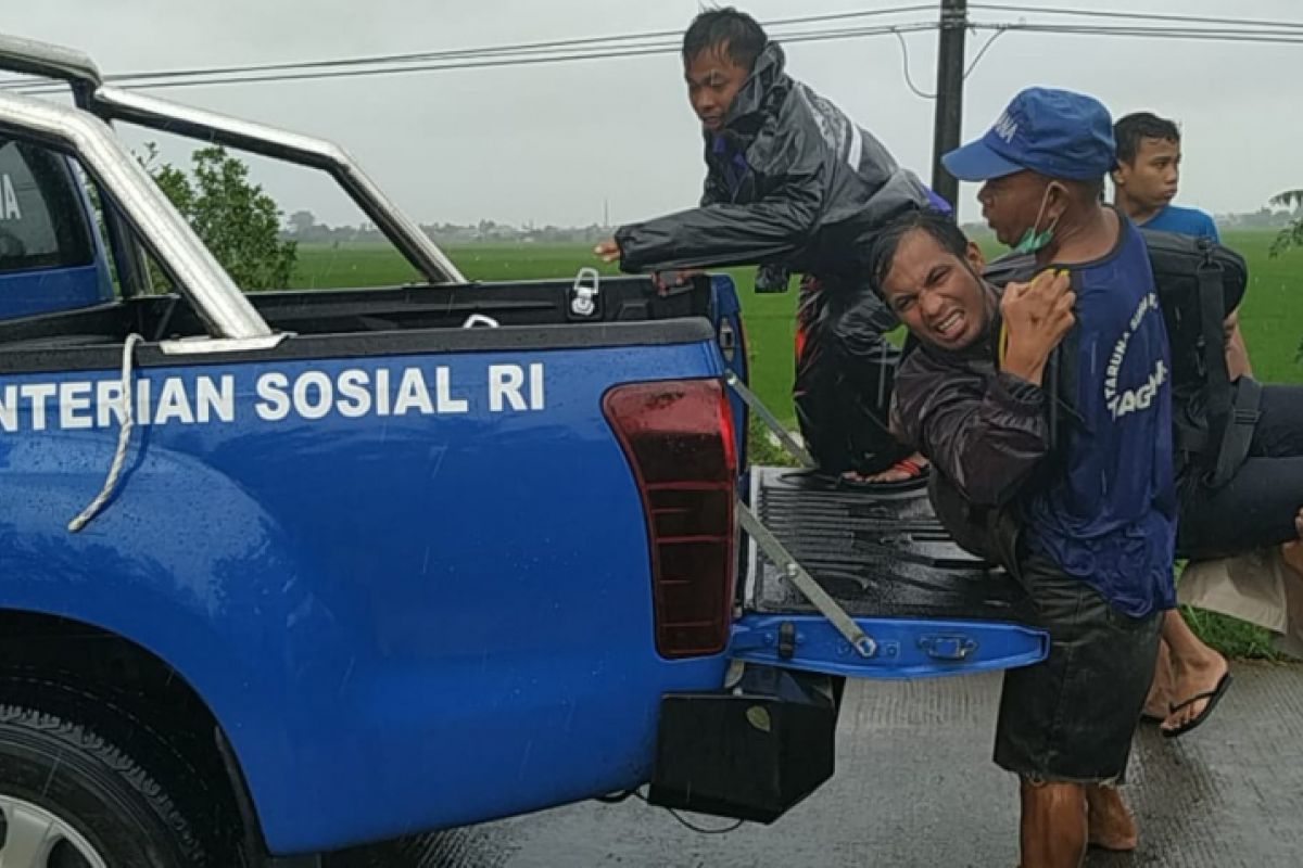 Kemensos kirimkan bantuan logistik dan Tagana untuk pengungsi banjir Sulsel