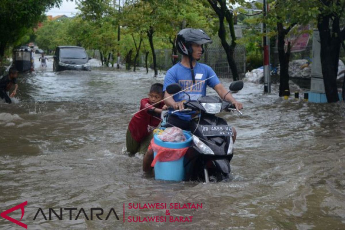 Banjir akibatkan distribusi air PDAM Makassar terhenti