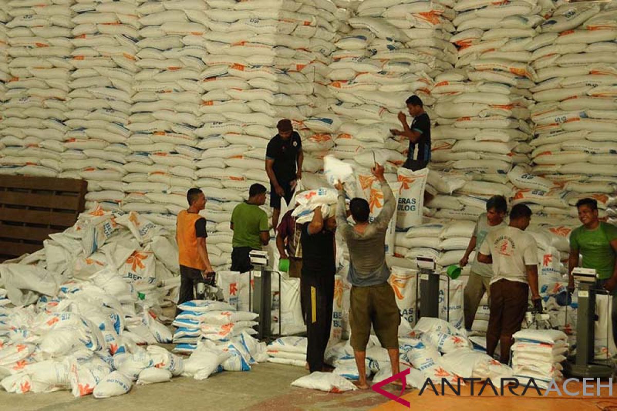 Bulog Aceh targetkan operasi pasar beras 200 ton/hari