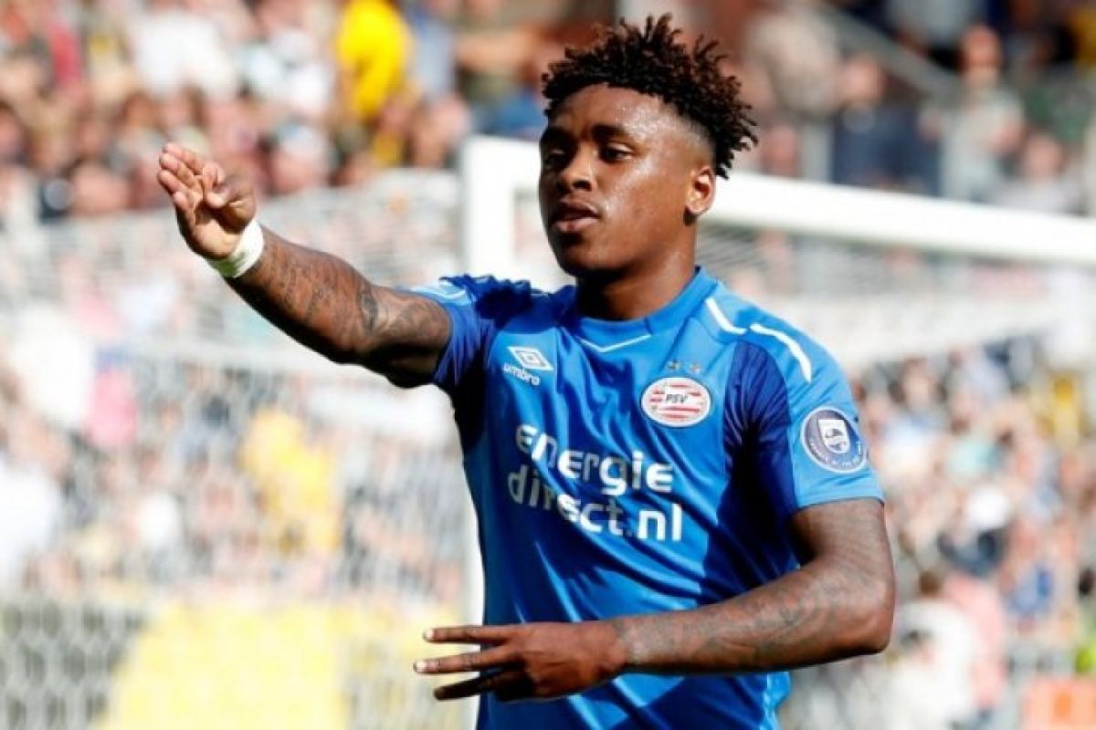 MU ikut buru pemain PSV, Steven Bergwijn