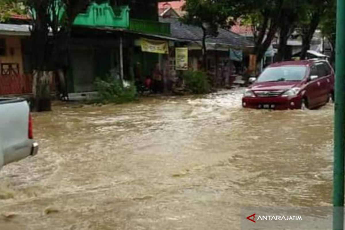 Jalur Bangkalan-Sampang Tergenang Banjir
