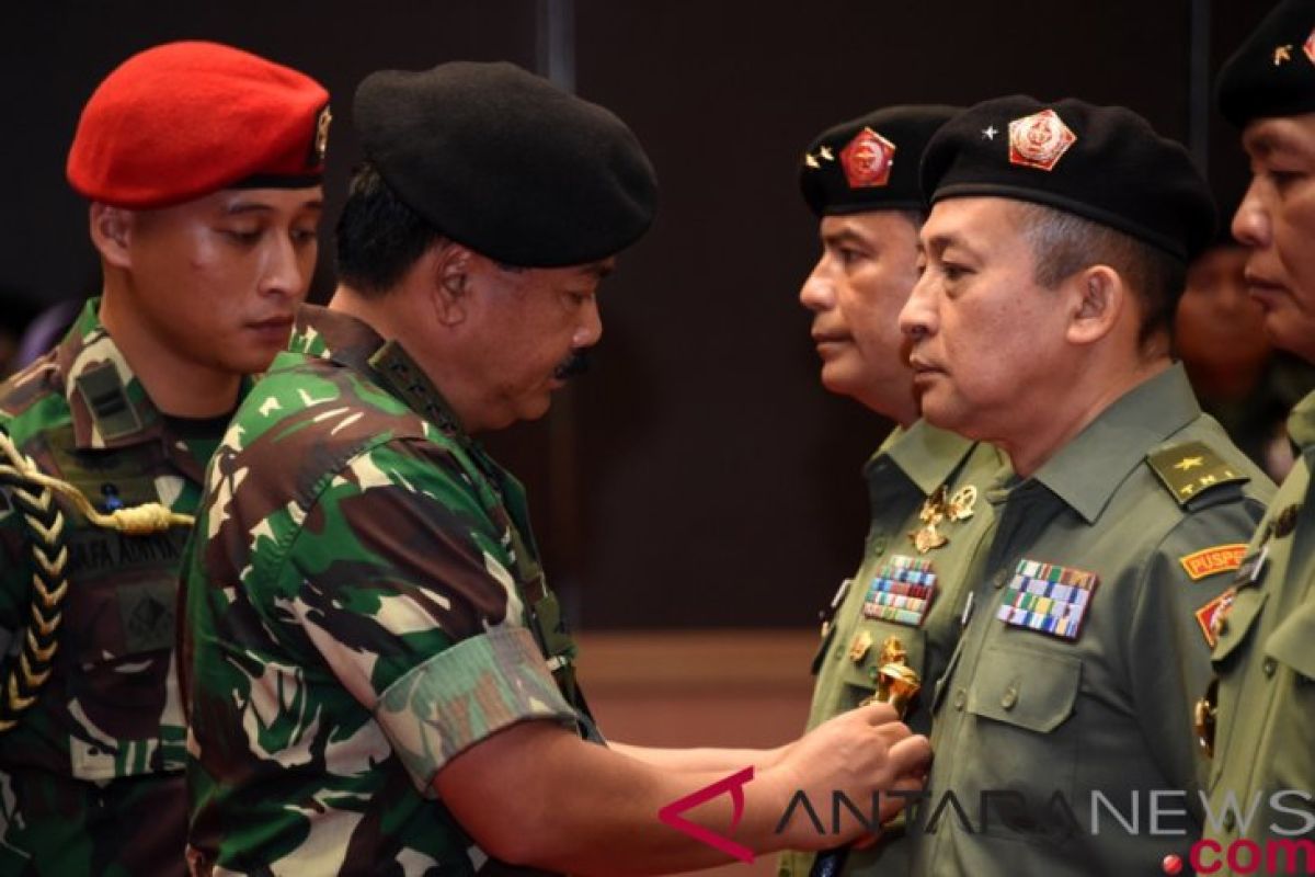 Brigjen TNI Sisriadi resmi jabat kepala Pusat Penerangan TNI