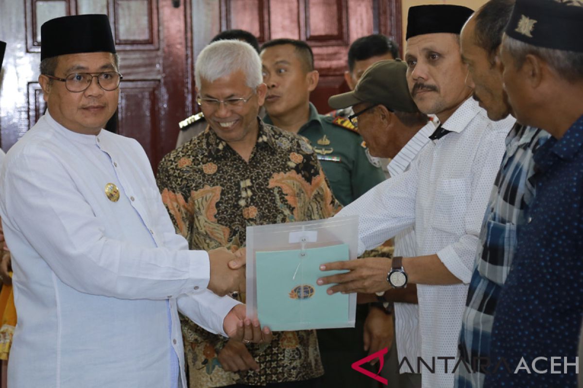2.432 warga Aceh Barat terima sertifikat tanah gratis