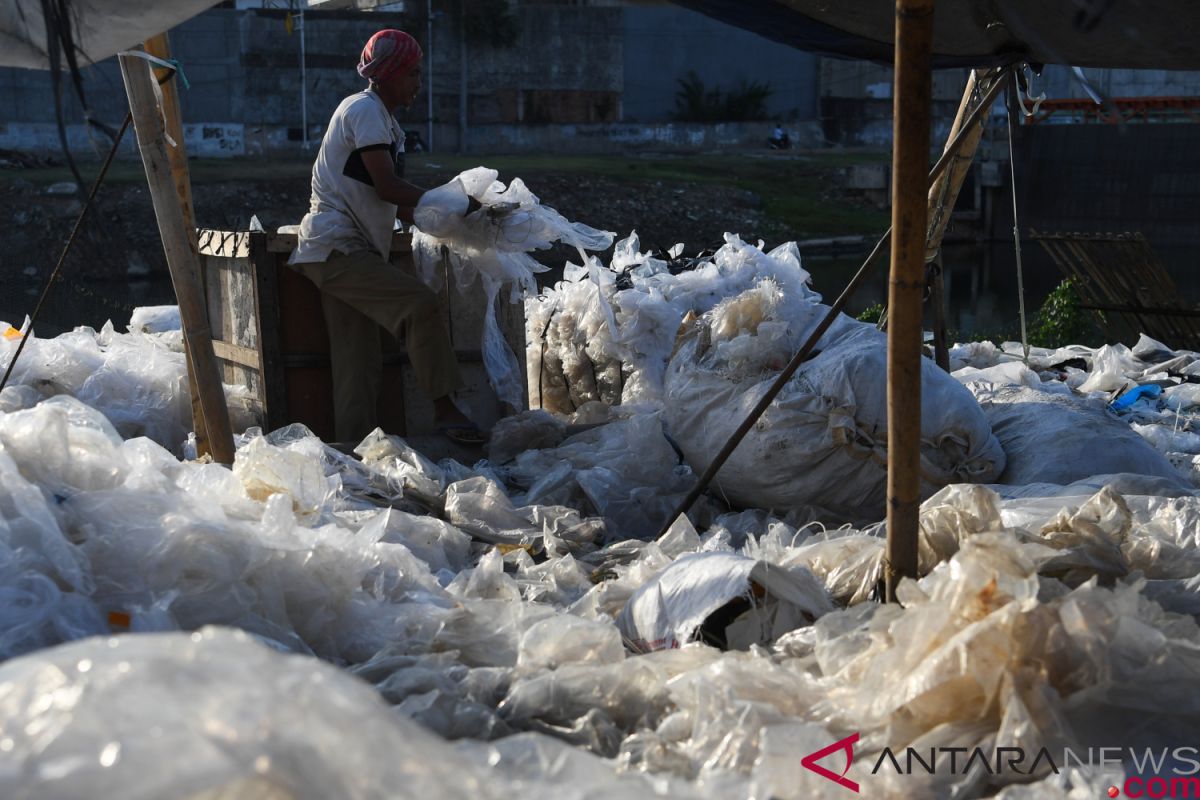 Menkes ajak masyarakat tolak plastik