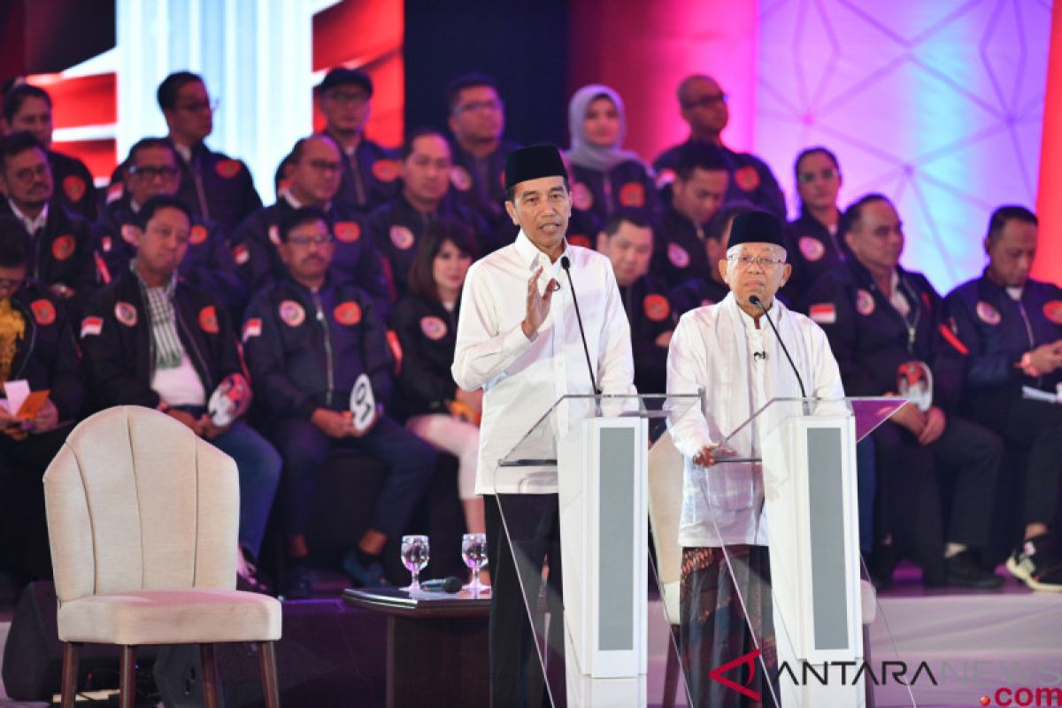 Jokowi singgung juru kampanye Prabowo-Sandiaga yang operasi plastik