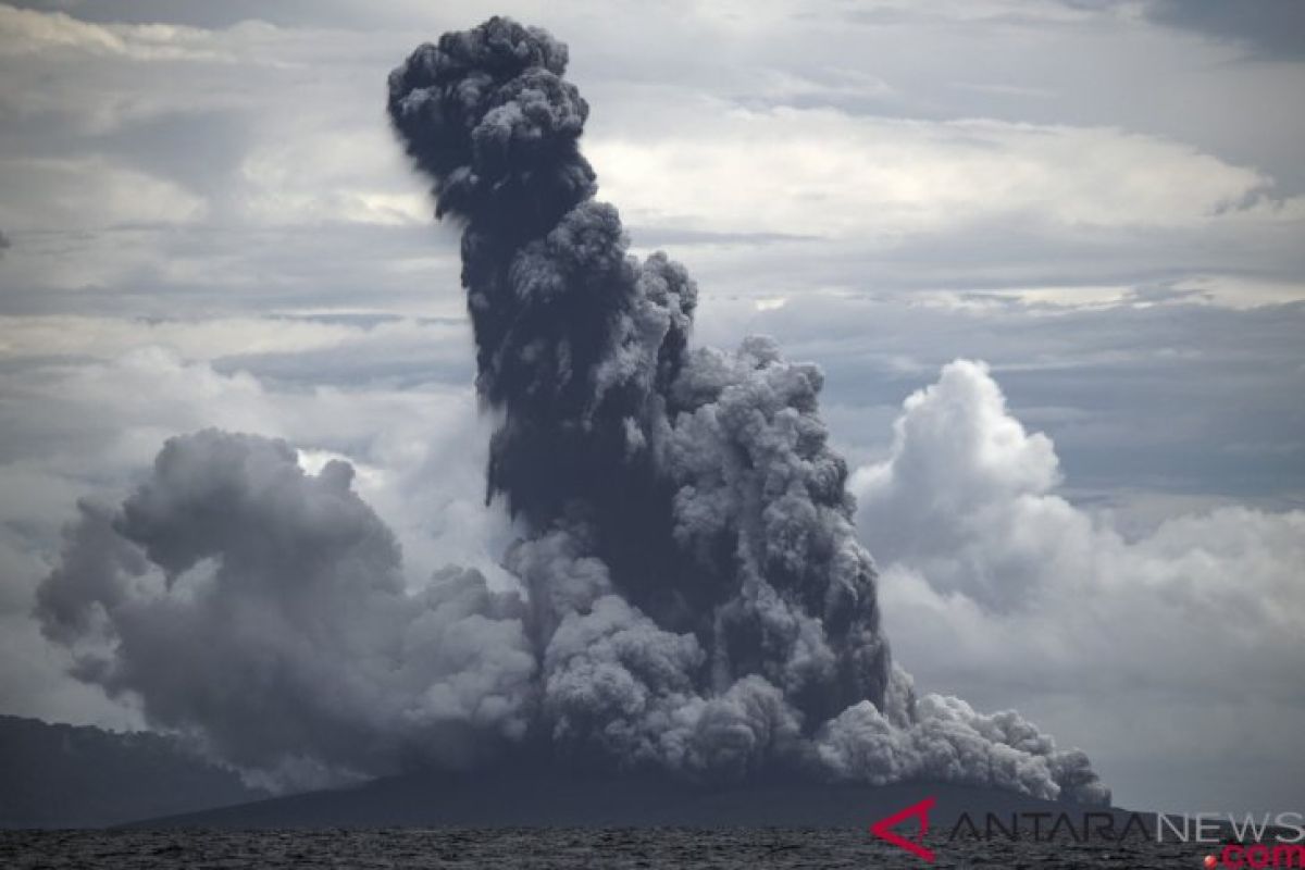 Aktivitas Gunung Anak Krakatau menurun