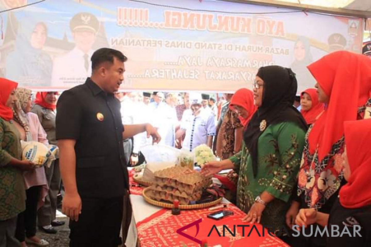 Pameran pembangunan dan bazar dalam rangka memperingati HUT Dharmasraya