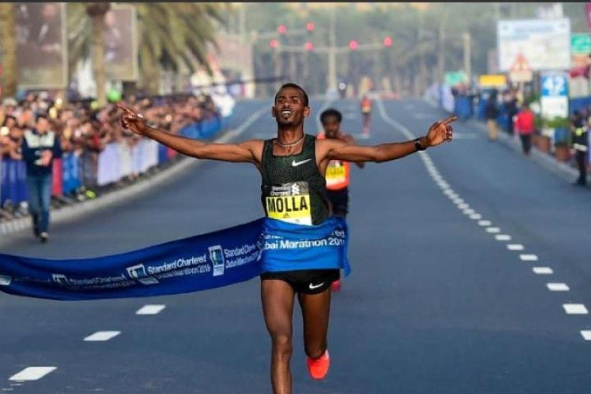 Molla dan Negasa cetak rekor dunia di Dubai Marathon