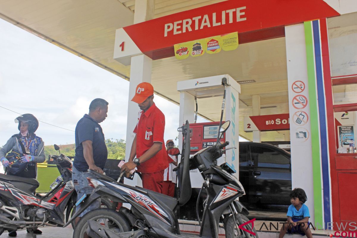 Pertamina masih sediakan BBM premium dan pertalite