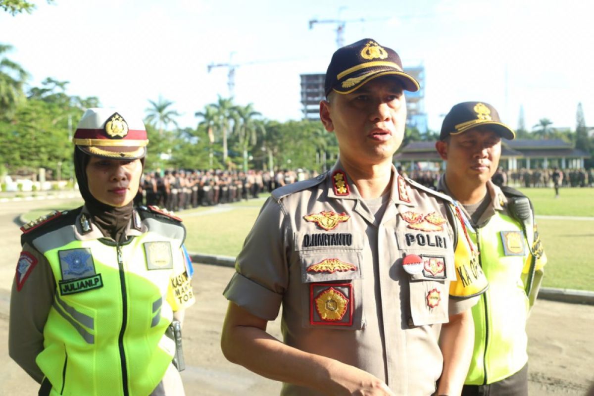 Warga Dusun Senaru bangun rumah darurat