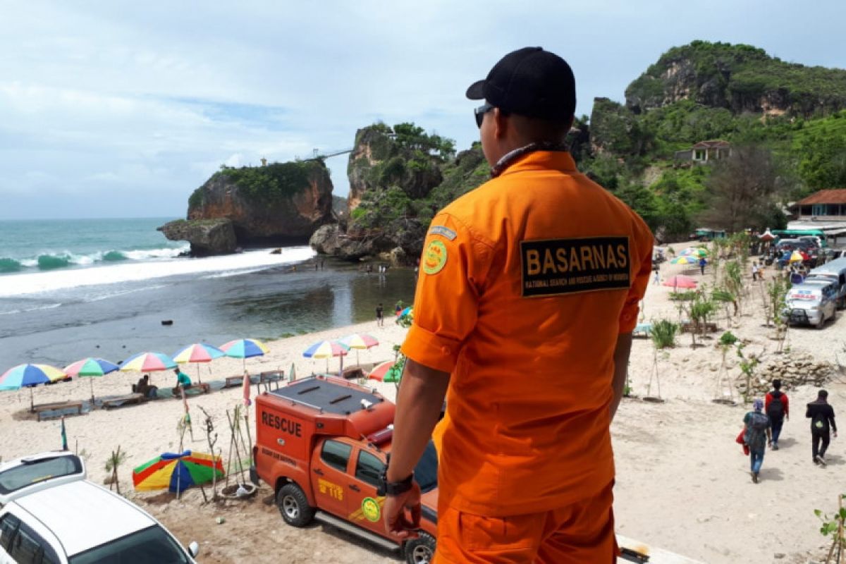 Basarnas Yogyakarta bantu pengamanan wisata Pantai Selatan