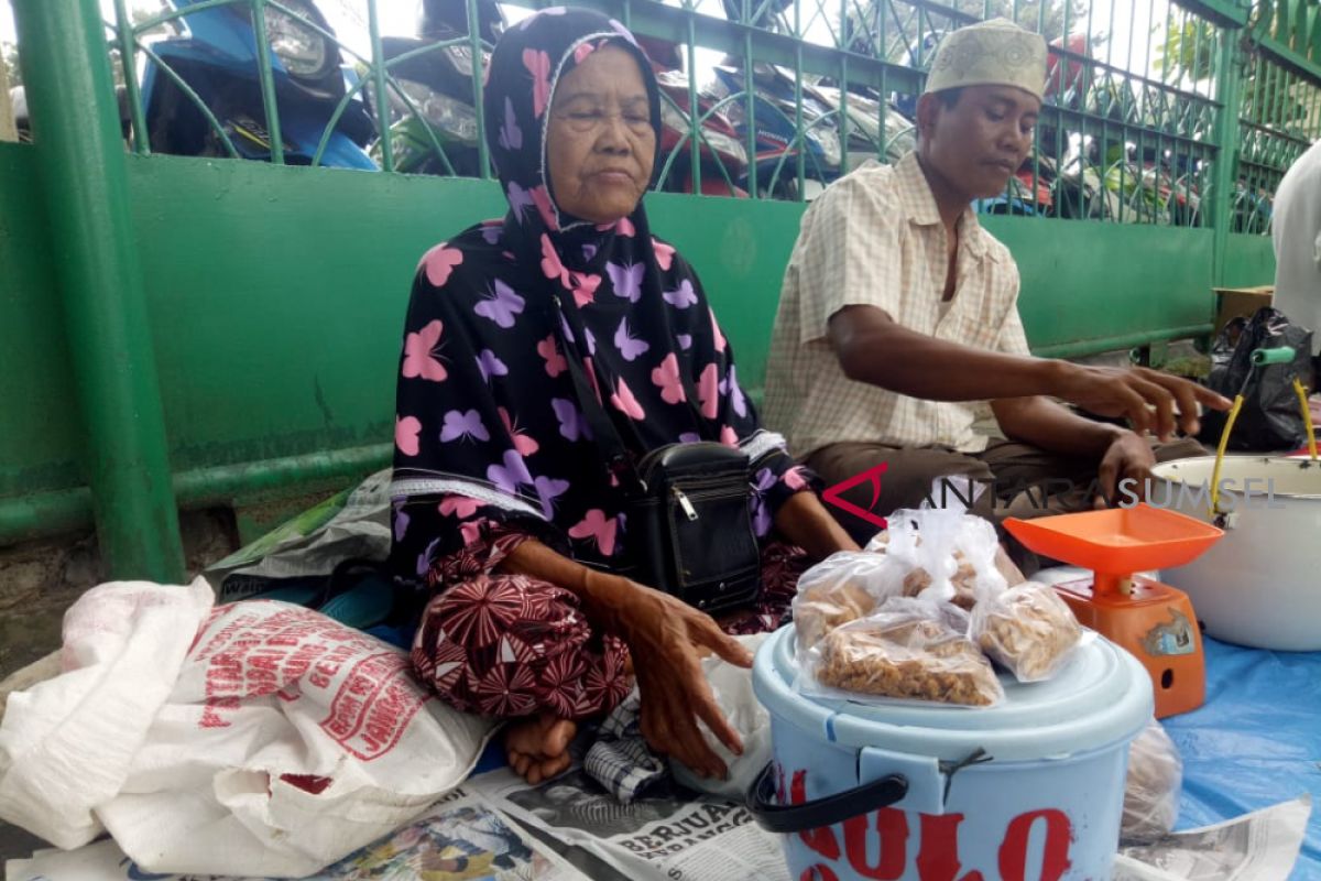 Jamila pedagang Gulo Puan yang langka