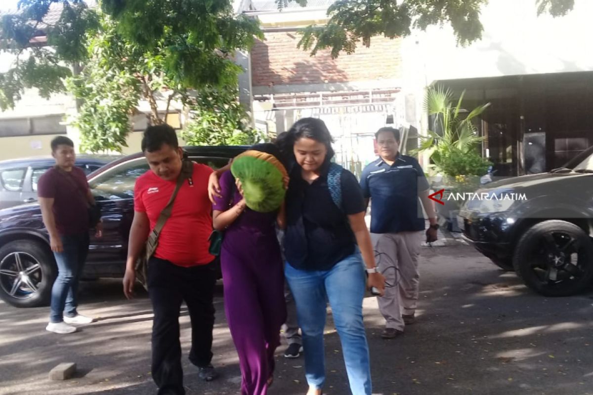 Polisi Periksa Dua Artis Ibu Kota VA dan AS Hingga Minggu Pagi