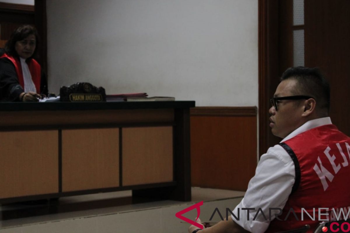 Sidang kasus narkoba artis Reza "Bukan" ditunda