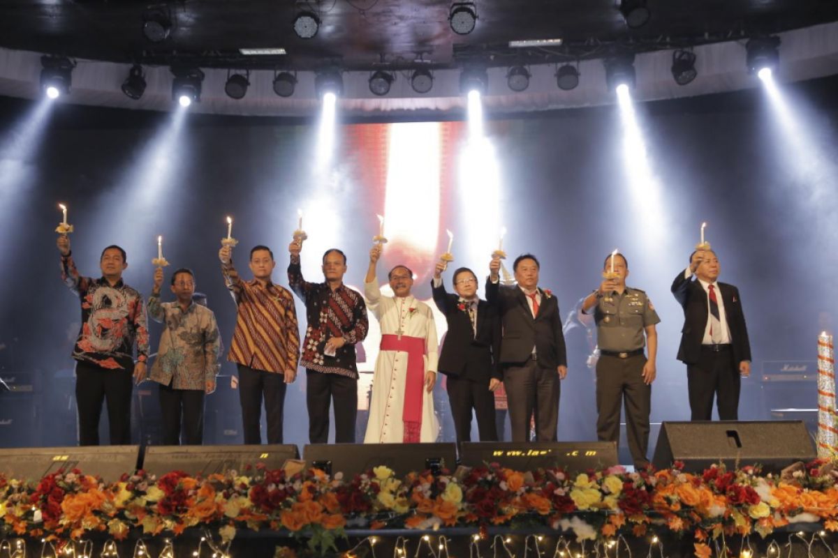 Natal bersama, puluhan ribu umat Kristiani berkumpul di Semarang