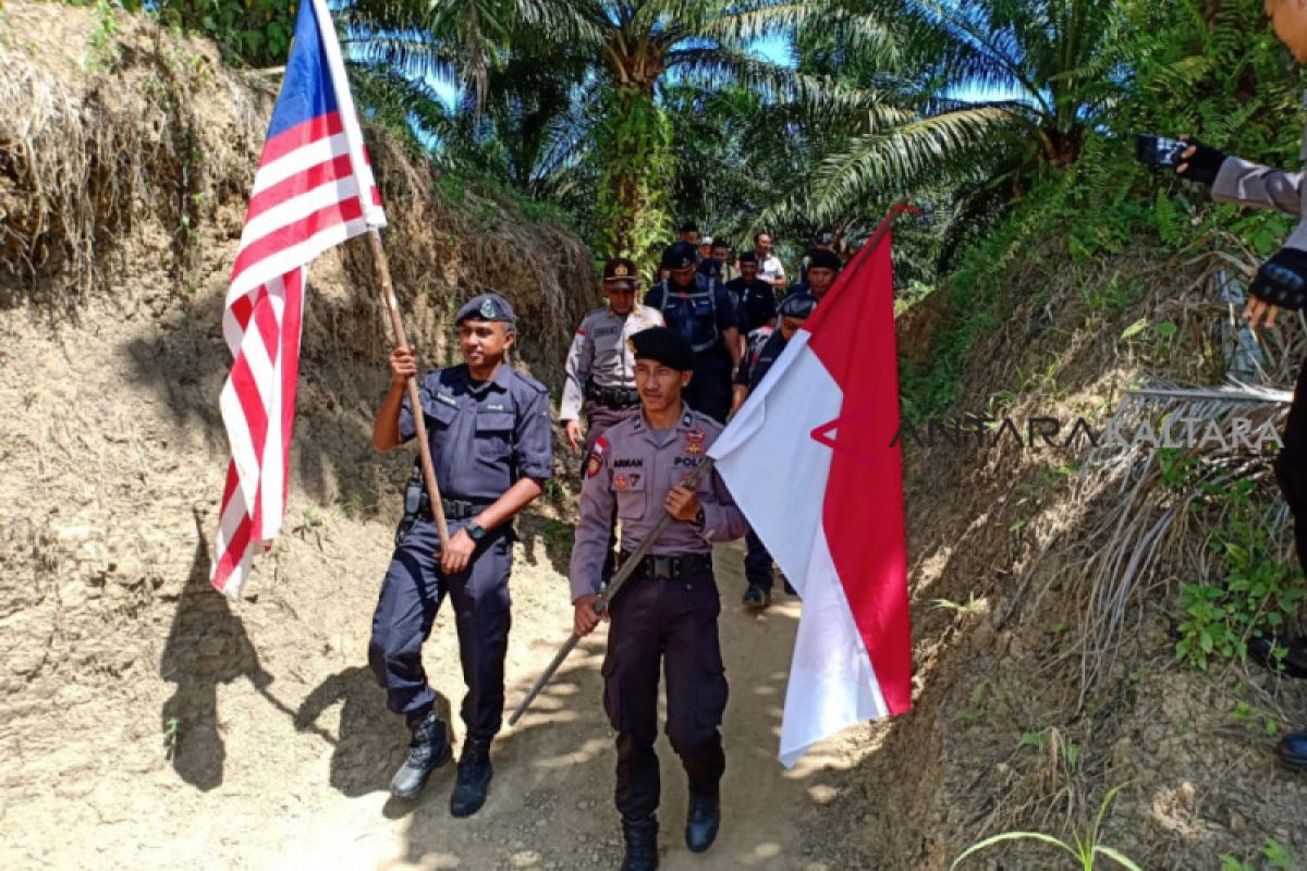 Polri-PDRM patroli bersama patok perbatasan mengimplementasikan program "Pos Jabat" Kapolres Nunukan