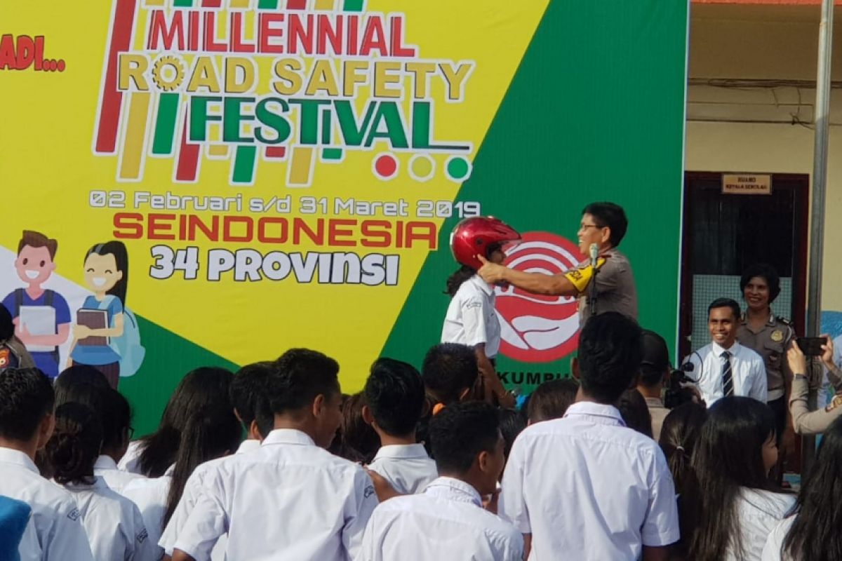 Polda sosialisasi millenial road safety festival