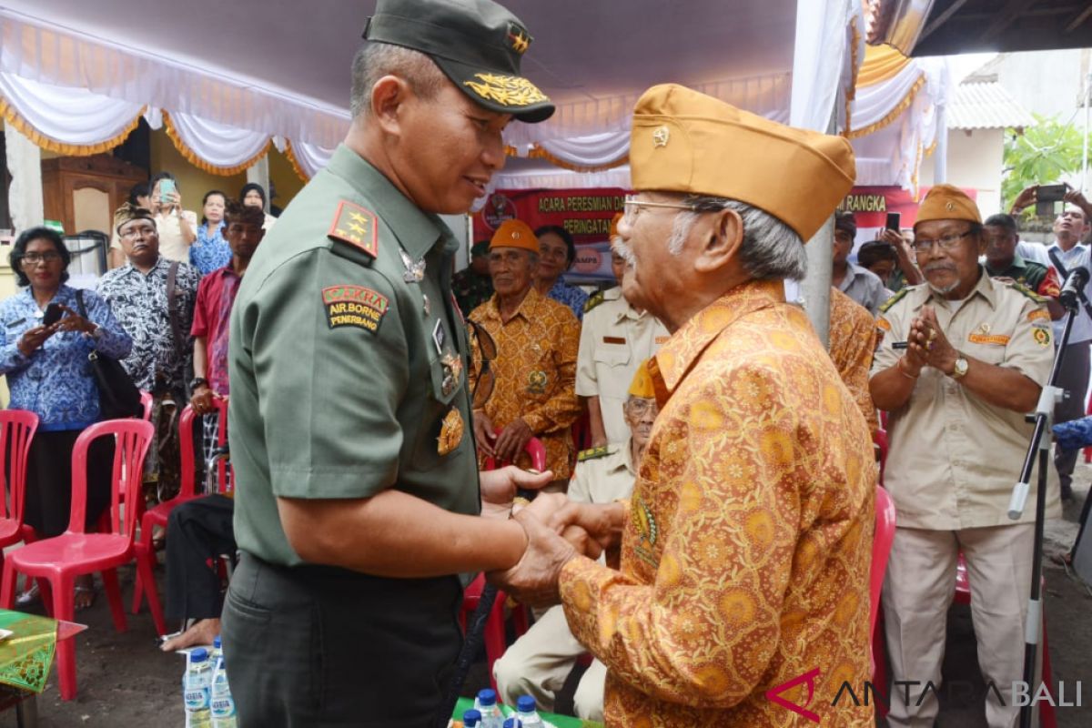 Kodam Udayana serahkan RTLH untuk veteran