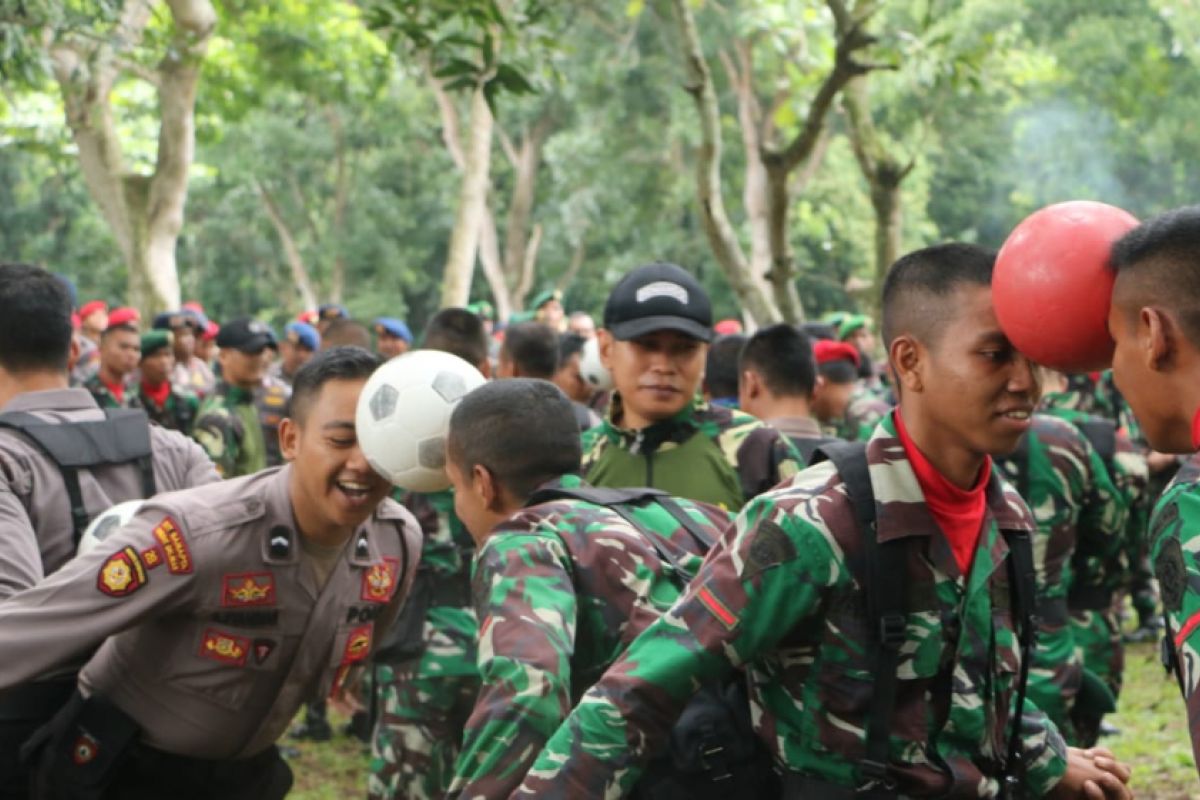 Polda Banten-Kopassus Jalin Kebersamaan Dan Soliditas