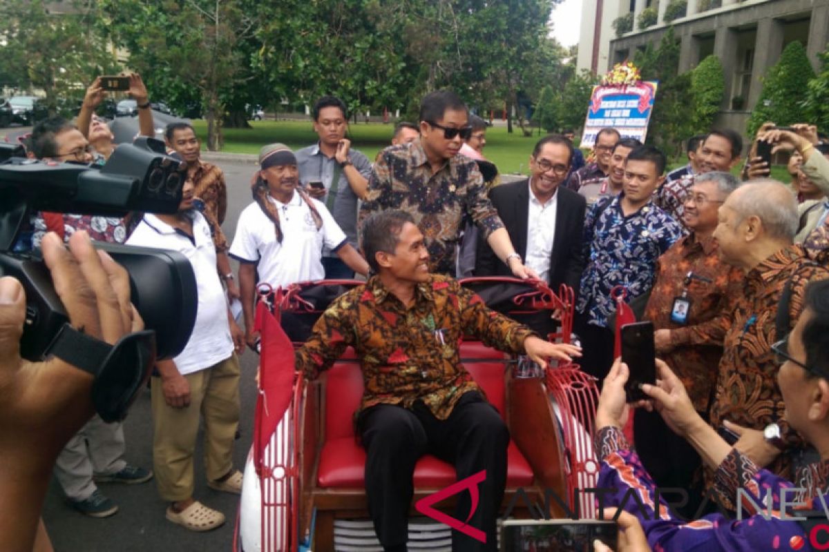 Menteri ESDM katakan perpres mobil listrik segera selesai