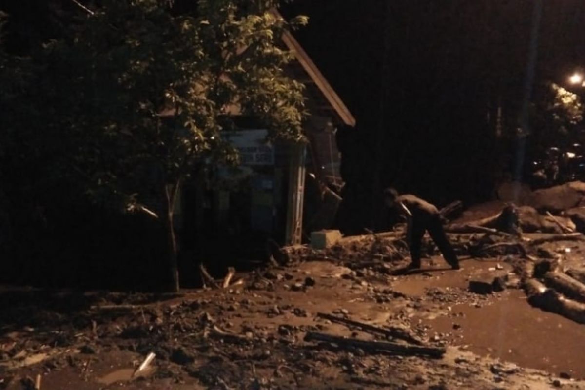 Banjir Terjang Sejumlah Wilayah di Mojokerto