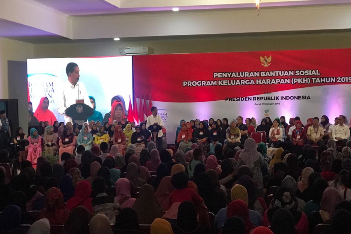 Presiden Jokowi berharap PKH kurangi ketimpangan