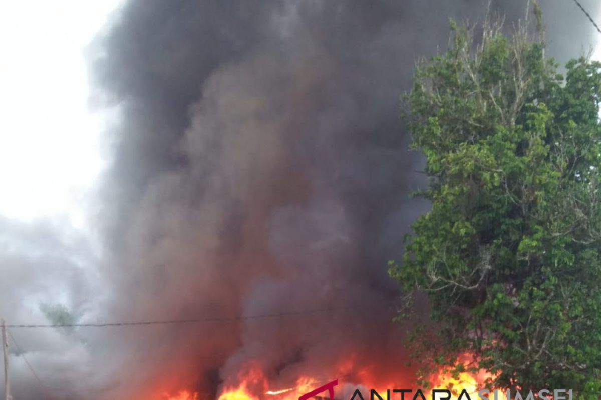 Tujuh rumah warga Muara Regas hangus terbakar