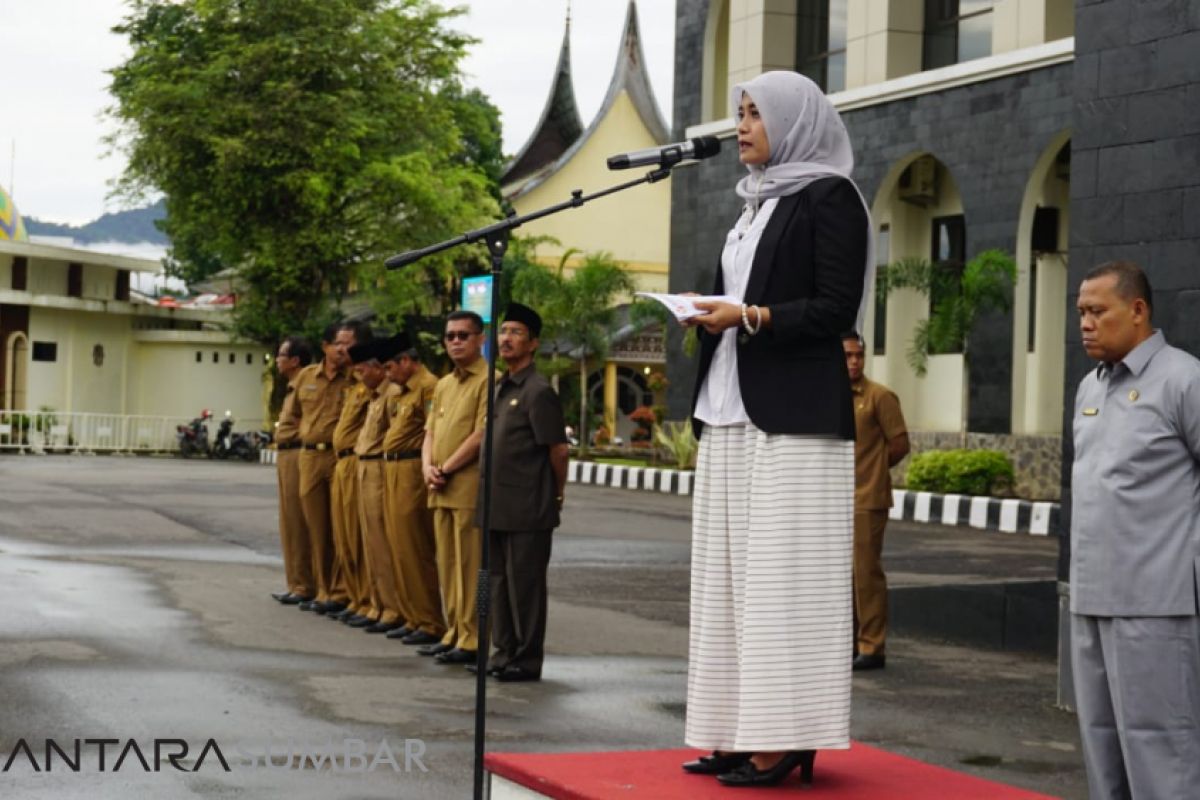 Bawaslu larang ASN berphoto pakai "kode" jari bentuk jaga netralitas