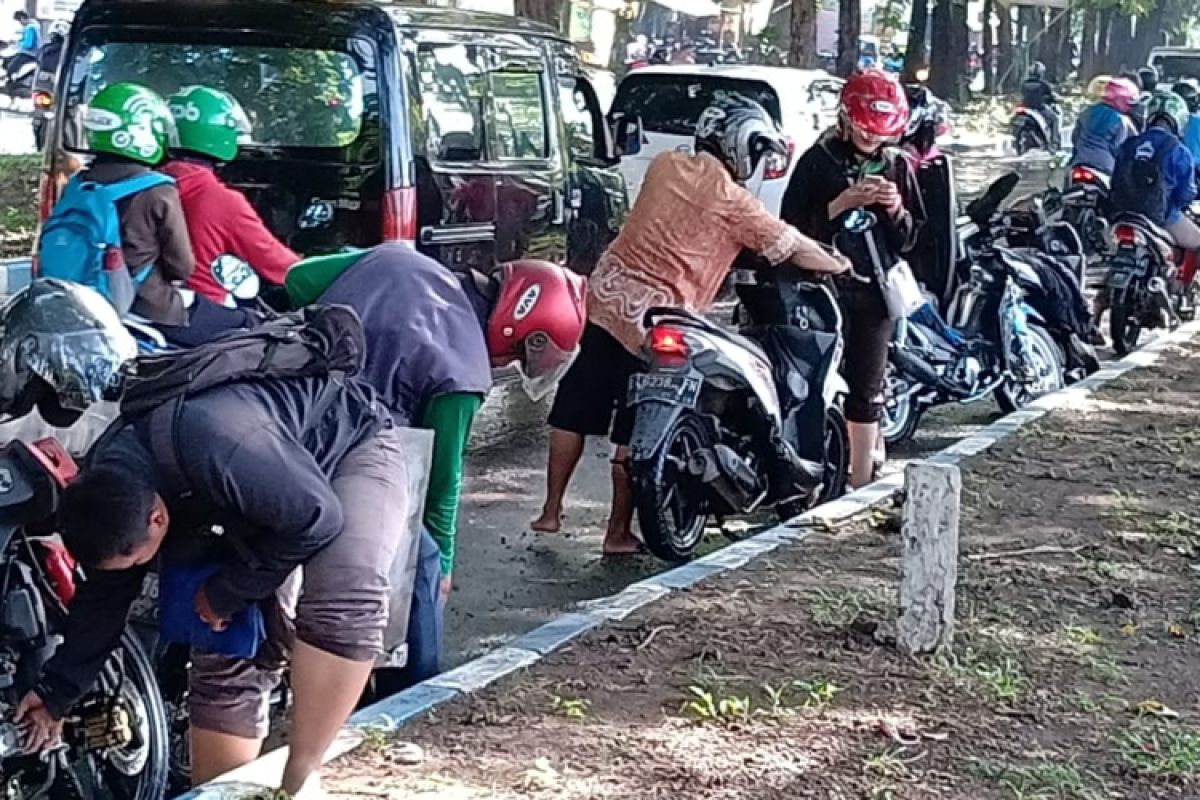 Genangan Banjir Masih Tinggi, Pengemudi Diminta Tidak Terobos Banjir