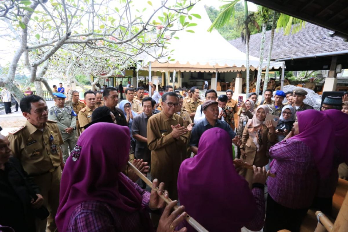 Gubernur Sulsel dorong Enrekang sentra pertanian-peternakan