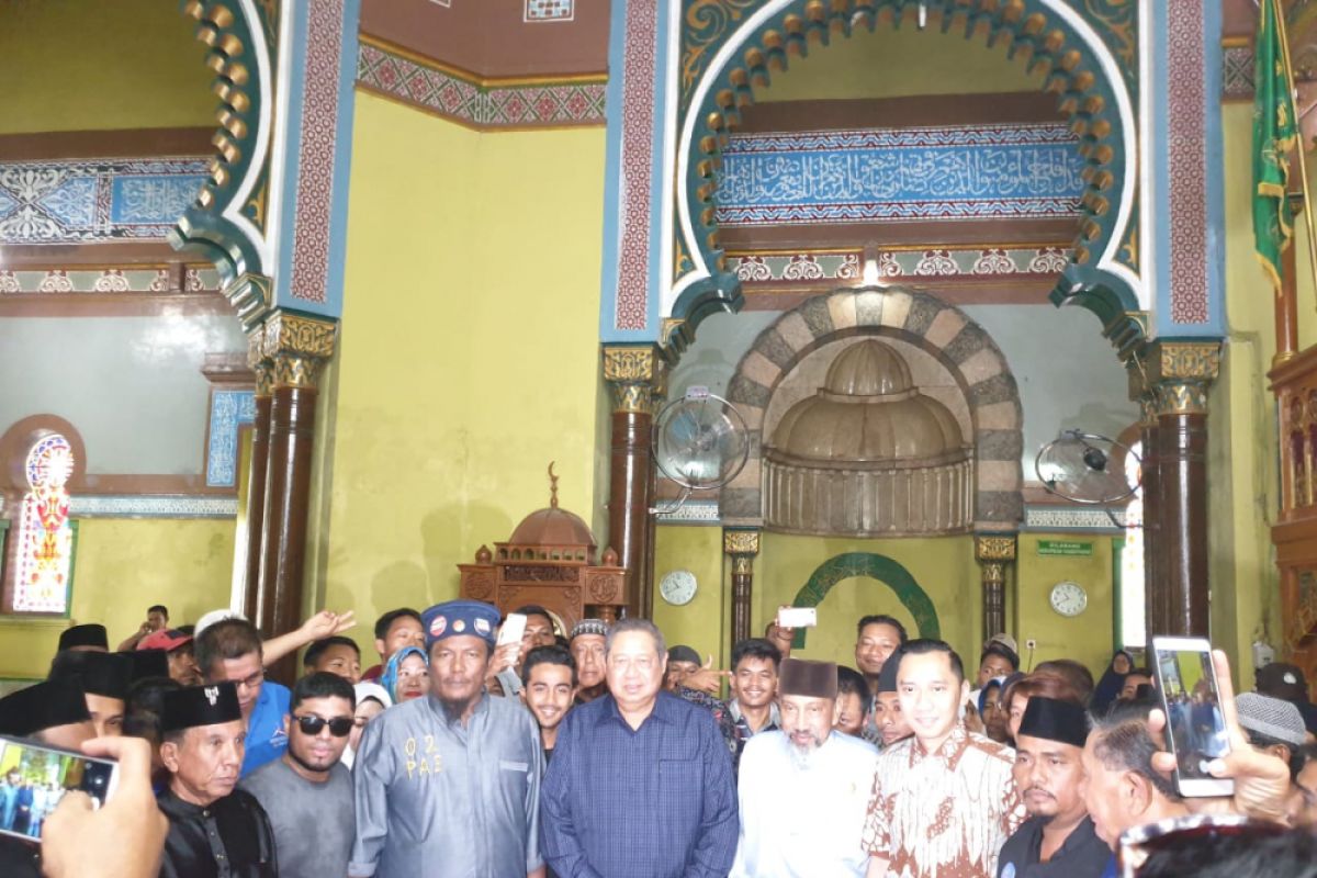 SBY kunjungi Masjid Azizi Tanjungpura Langkat