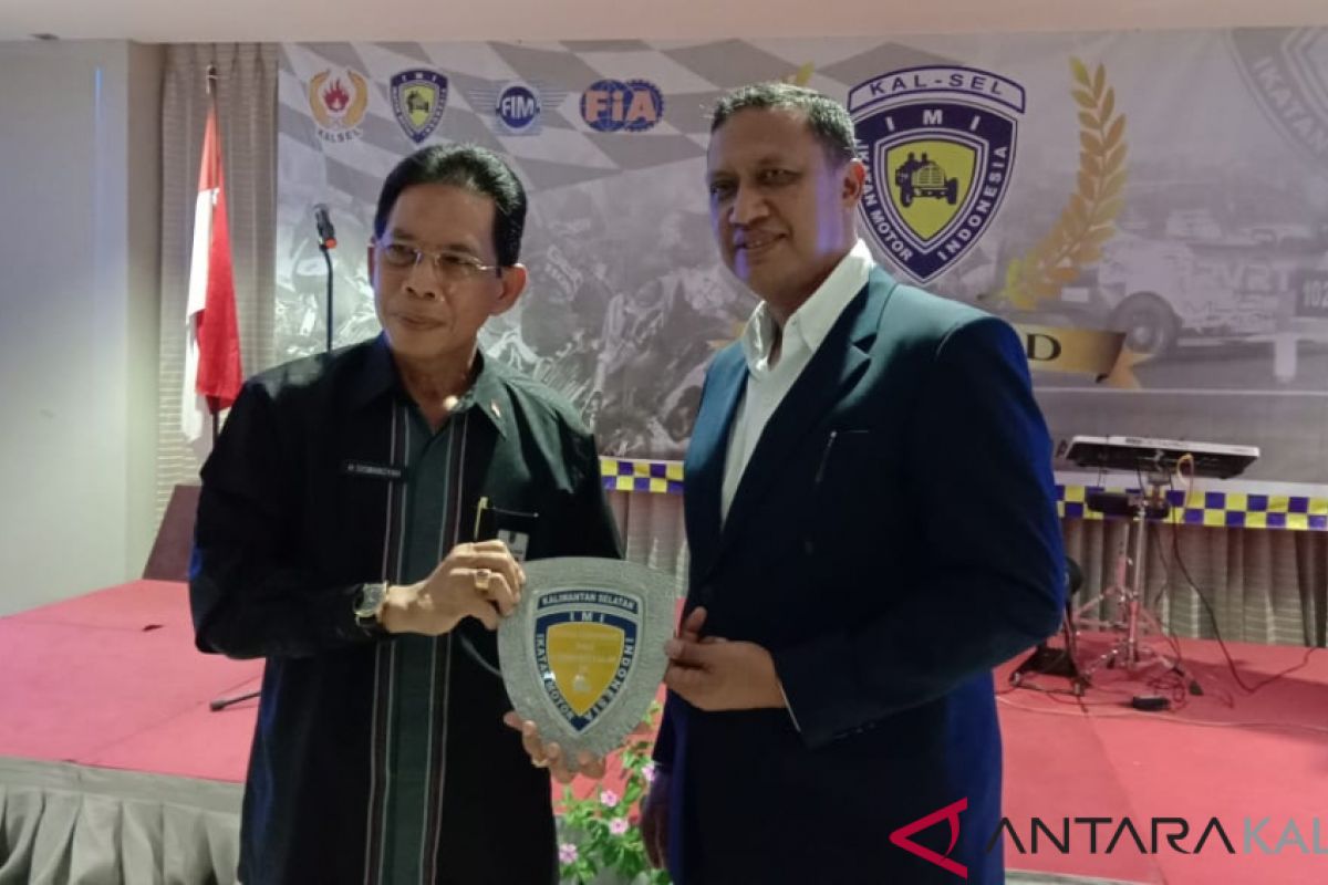 S Kalimantan Governor awarded the 2018 IMI Award