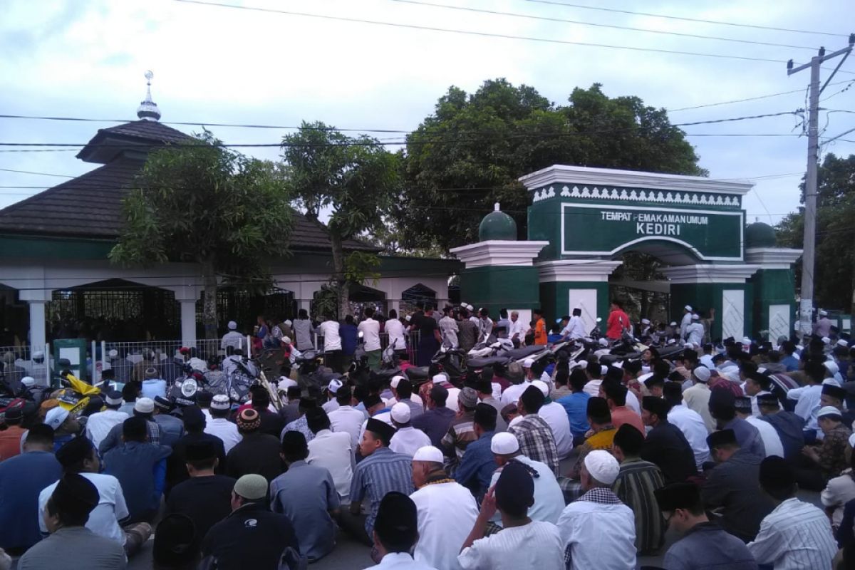 Ribuan warga hadiri pemakaman penghafal Quran di NTB