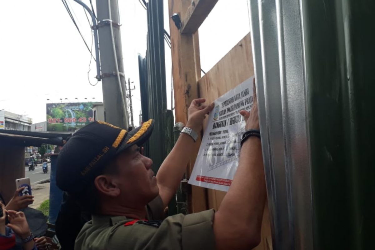 Pemkot Jambi hentikan sementara pembangunan sebuah restoran cepat saji