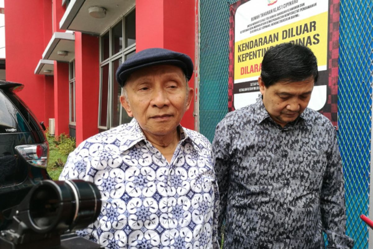 Amien Rais jenguk Ahmad Dhani di Cipinang