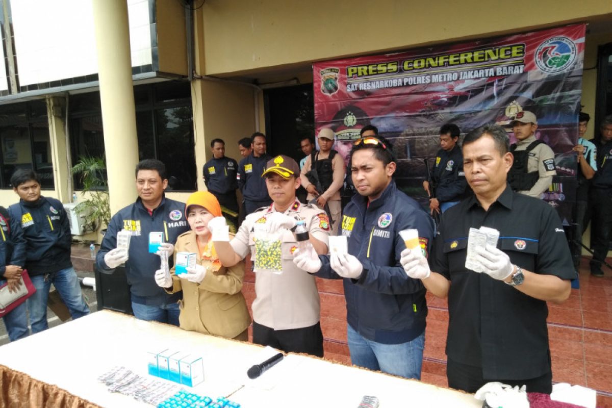 Polisi ungkap gudang narkoba di sekolahan kawasan Kembangan