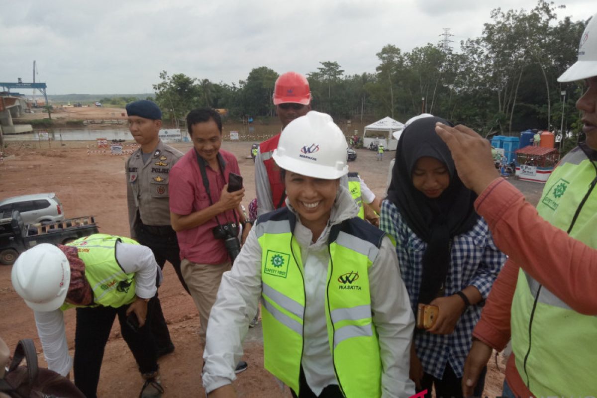 Uji coba Tol Trans Sumatera, Rini naik kendaraan berkecepatan 160 km/jam