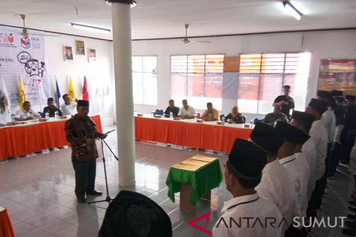 KPU Tapsel lantik 28 anggota PPK tambahan