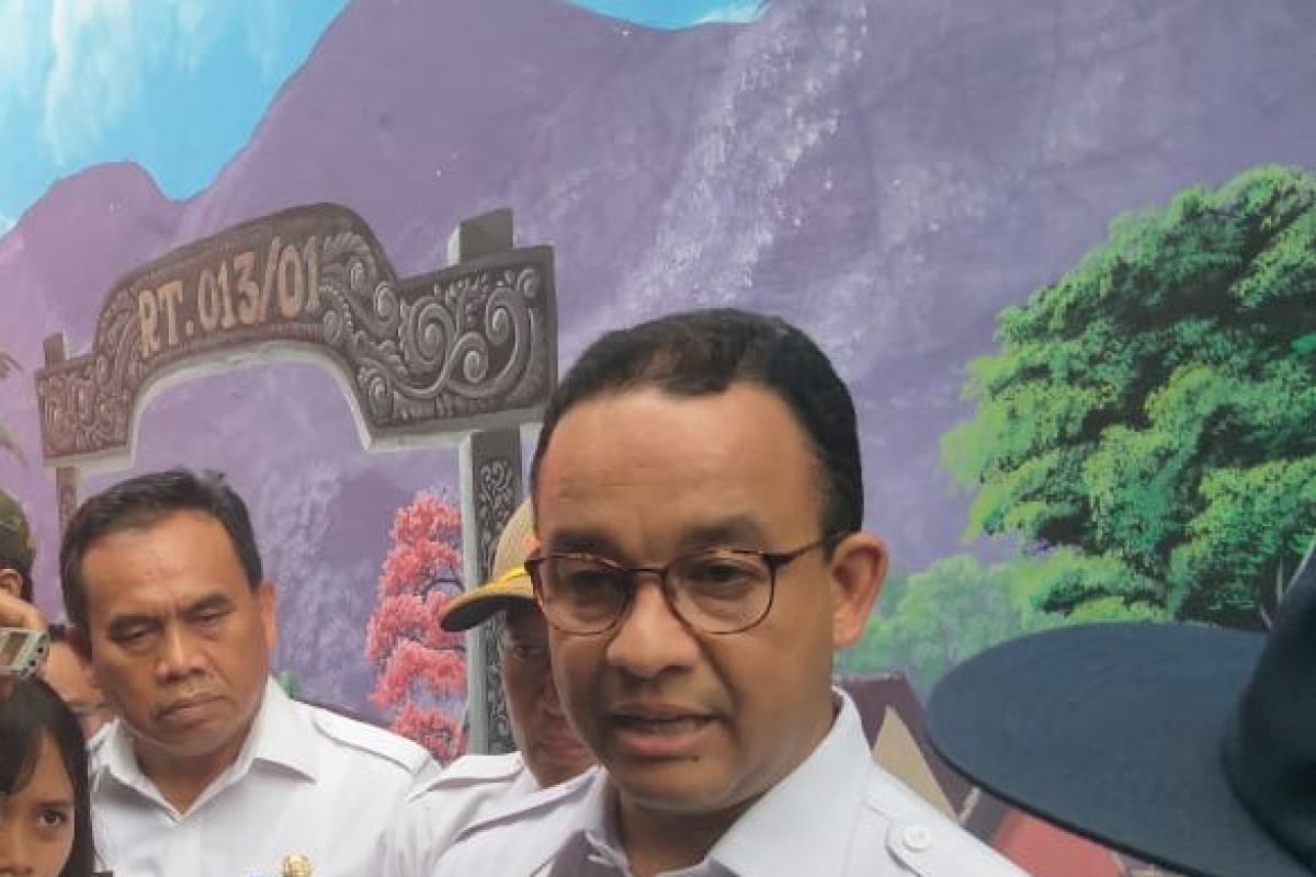 Anies meninjau Kali Sunter dan Kampung Kangkungan