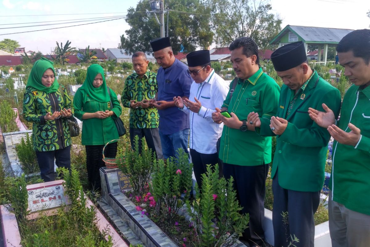Milad ke-46, PPP Riau ziarah ke makam tokoh-tokoh partai