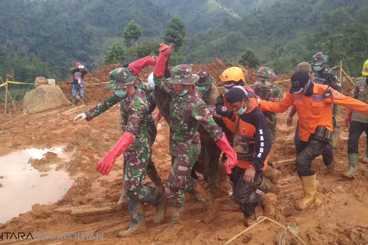 Hari ketujuh kembali korban longsor Cimapag ditemukan