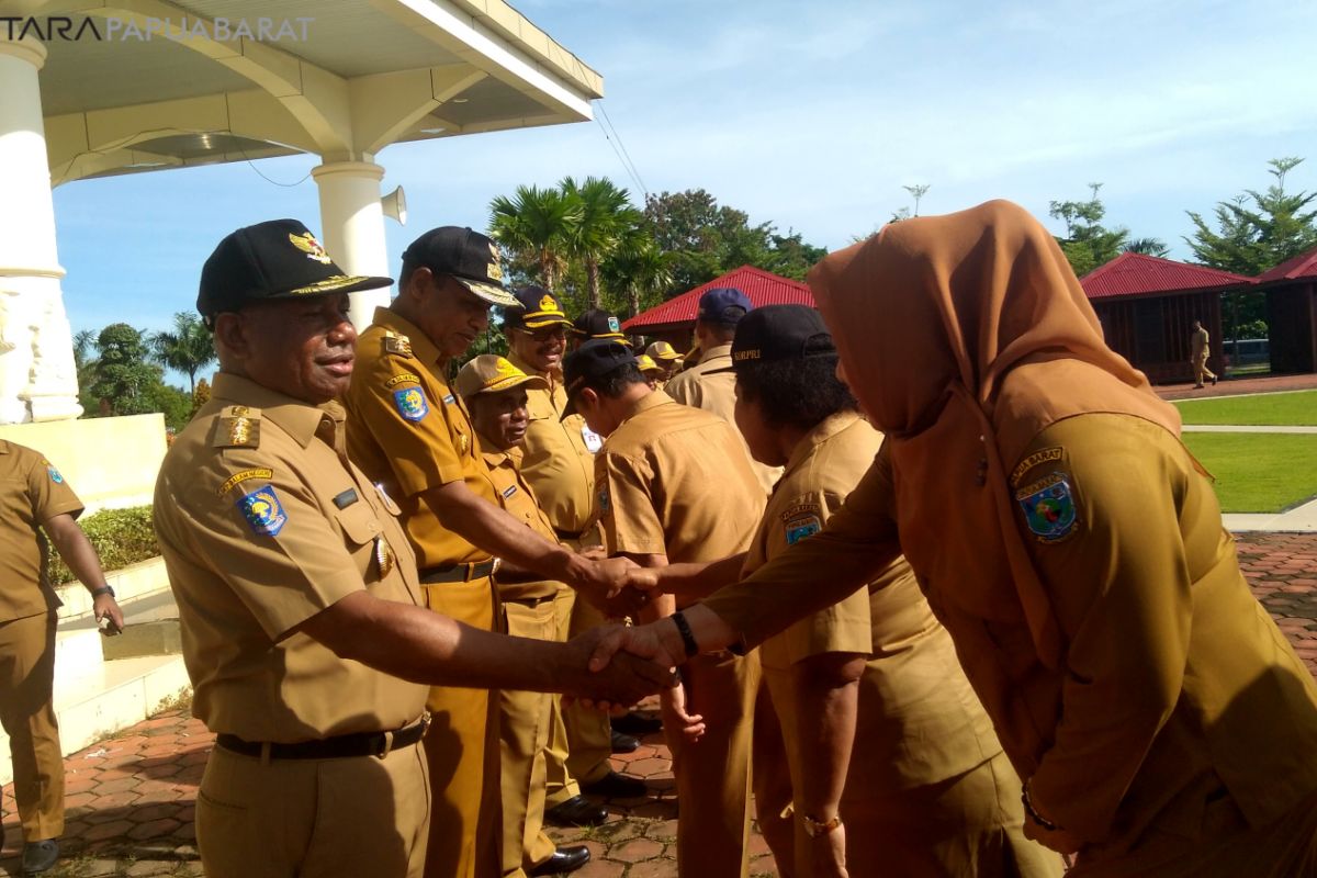 Gubernur Papua Barat imbau ASN perbaiki kinerja