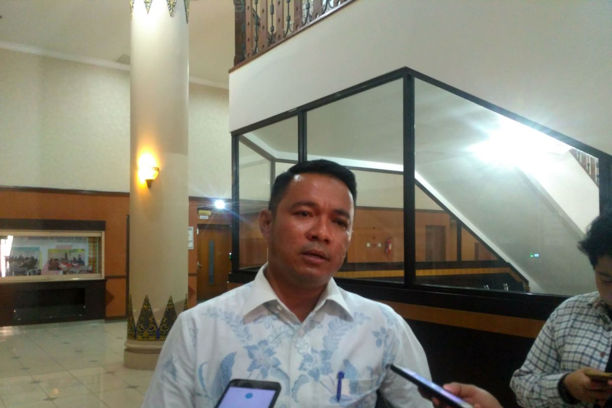 Legislator Riau ini sebut truk pengangkut CPO Penyebab Kerusakan Jalan