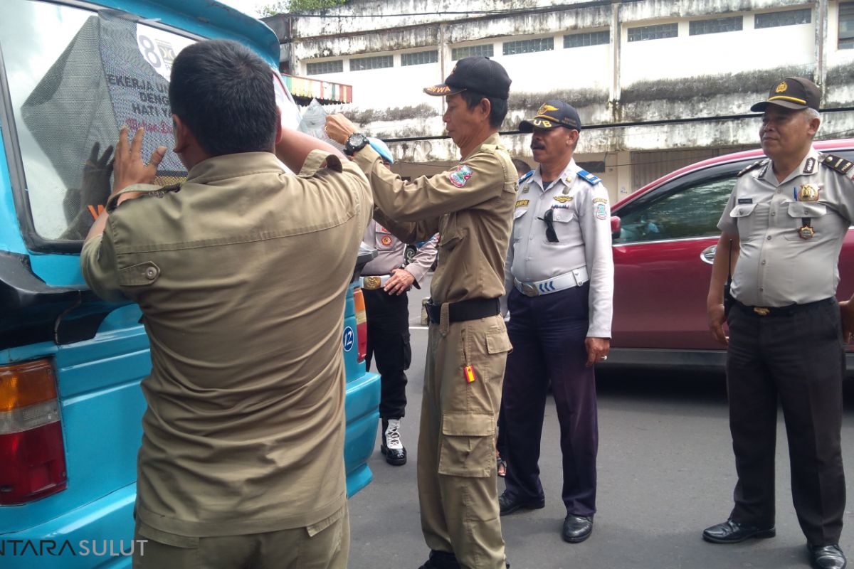 Bawaslu Manado imbau angkot tidak pasang branding one way