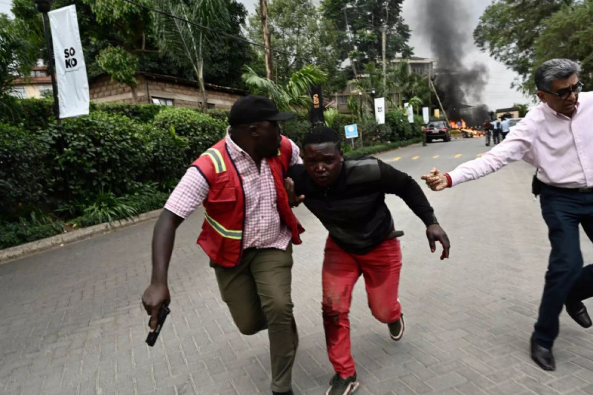 Pasukan Kenya tembak mati kelompok penyerang hotel, 14 warga tewas