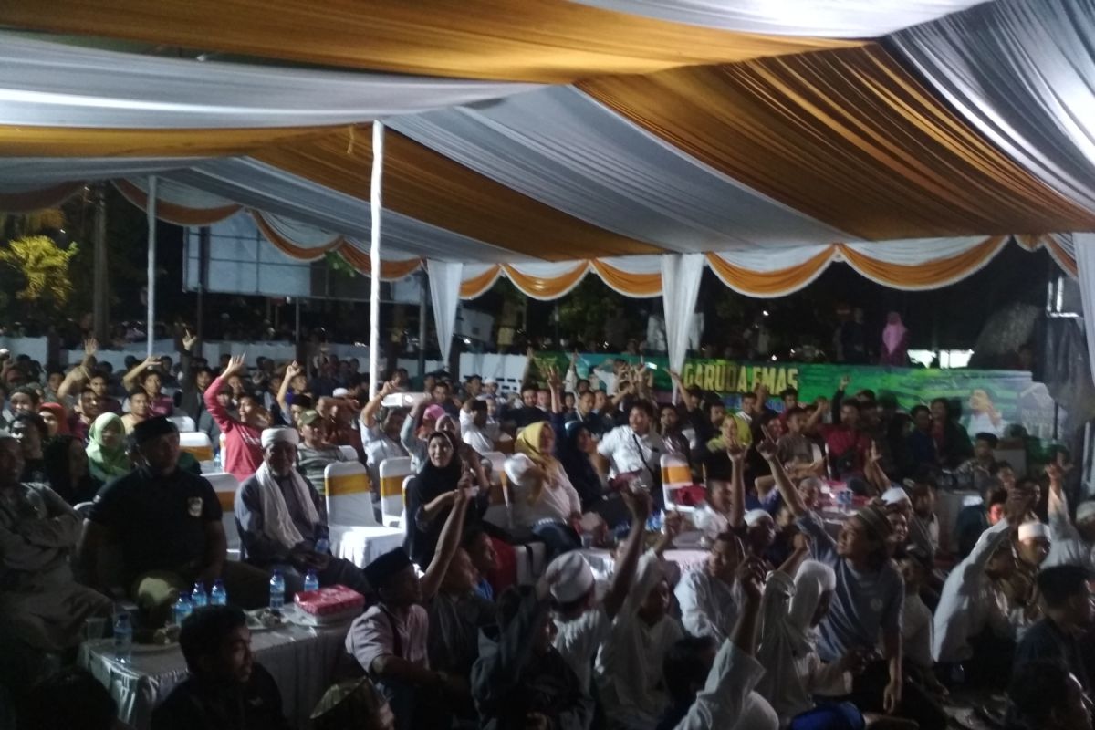 Pendukung Prabowo-Sandi NTB ramaikan nobar debat kandidat