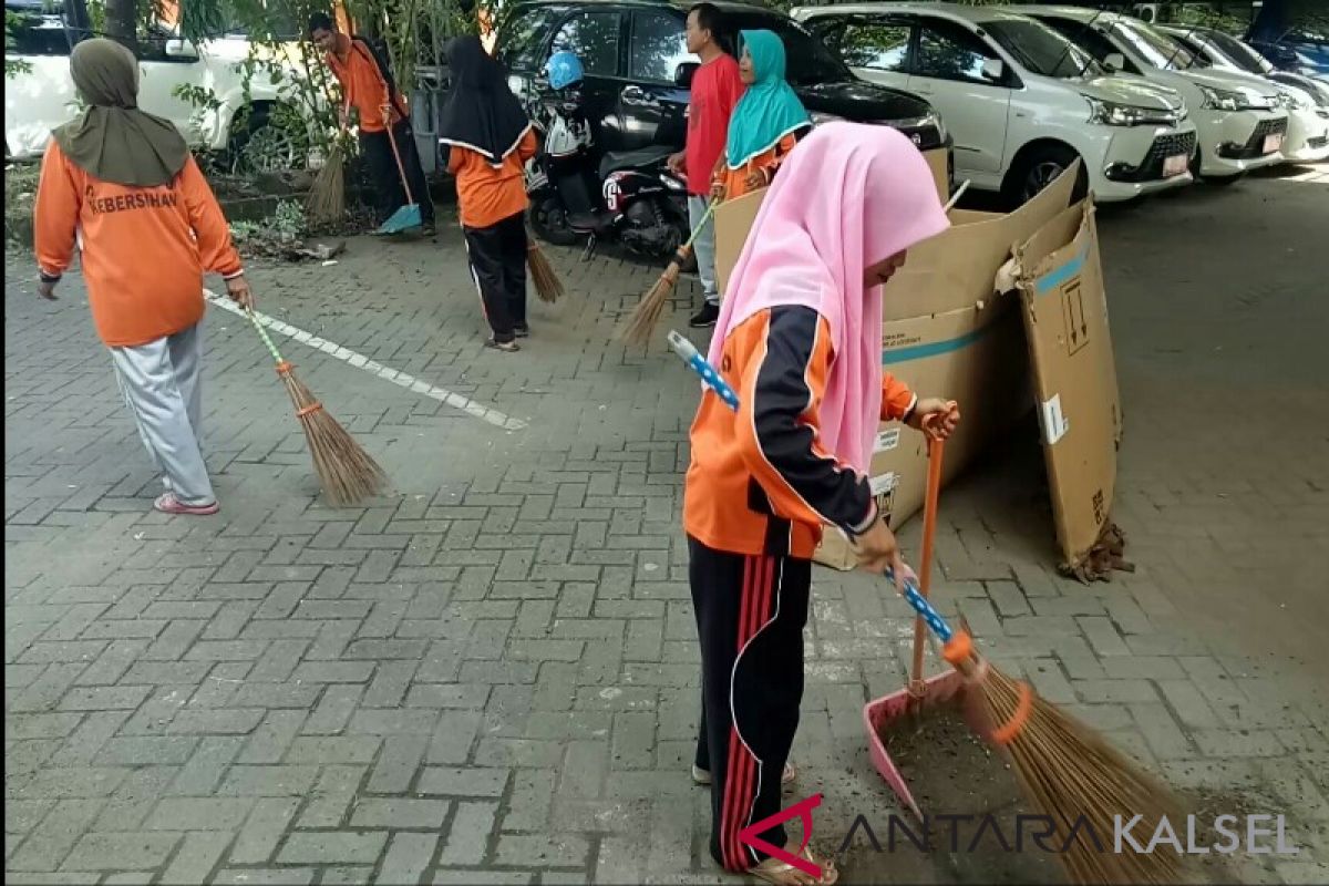 SKPD tidak peduli lingkungan dapat tropi hitam