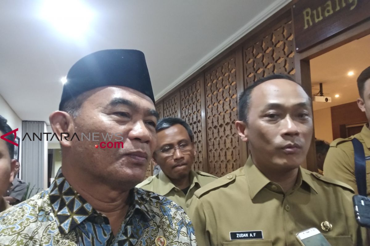 Mendikbud diminta perhatikan laboratorium dan tunjangan khusus guru di perbatasan