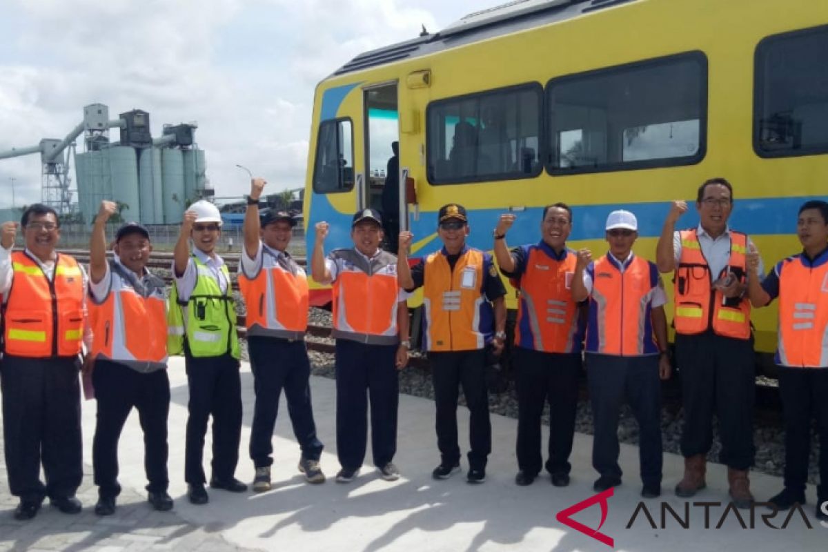 Kereta api barang  Kuala Tanjung direncanakan beroperasi Februari 2019